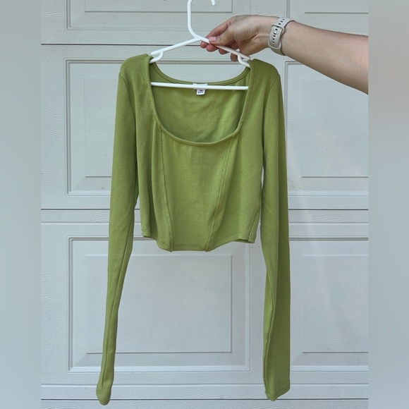 Garage Square-Neck Cropped Long Sleeve
Size Women’s Small - Picture 1 of 2